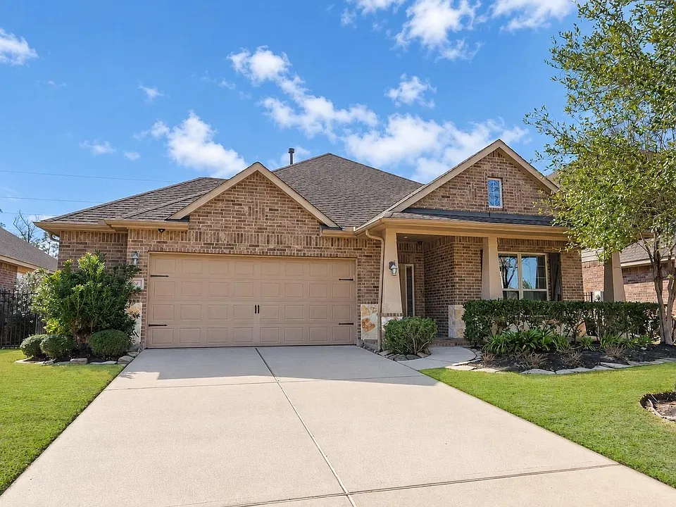 103 W Wading Pond Cir