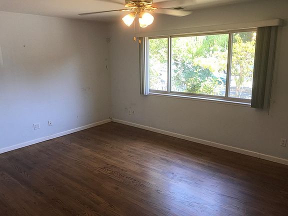 3rd image of 2387 Sleepy Hollow Ln