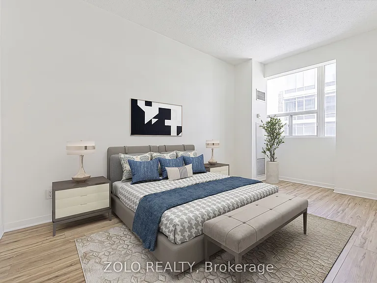 555 Yonge St #804 — Photo 15