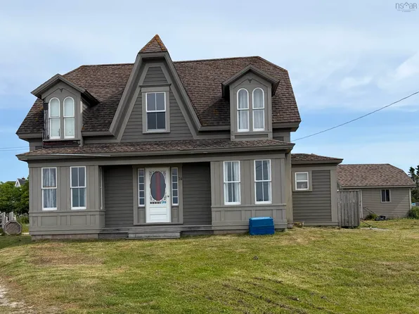 24 School St, Clarks Harbour, NS B0W 1P0