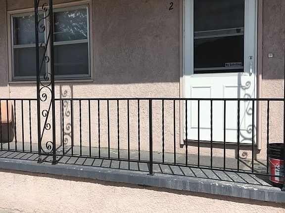 2nd image of 715 W Washington Ave APT 1