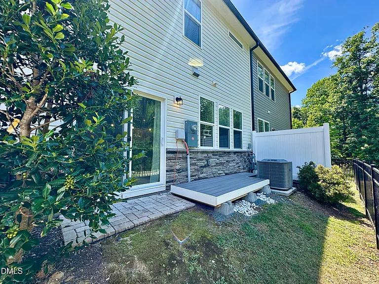 124 Orvis Dr — Photo 26