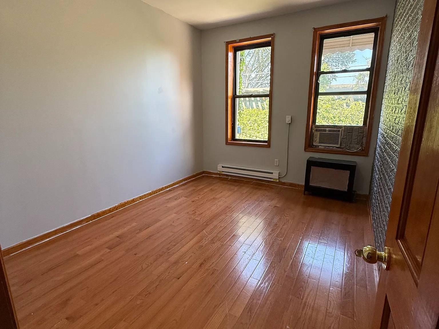 2 bed, 460 sqft, $2,300 — Photo 4