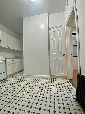 Rented by Dynamik Realty | media 9