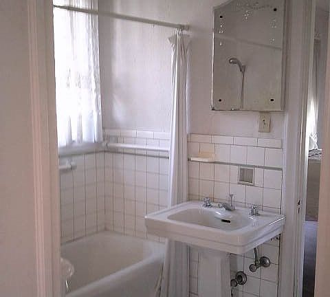 4th image of 502 Mills Pl