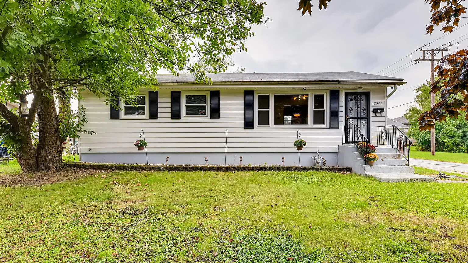 17300 64th Ct photo 1