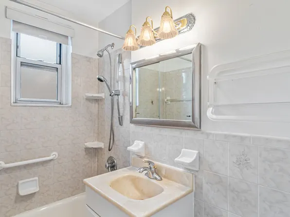 68-20 Selfridge Street image 11 of 15