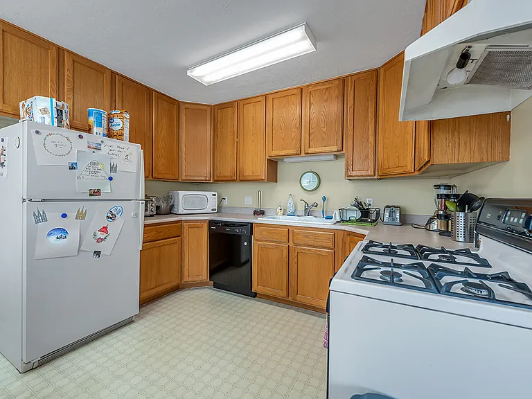 734 E 560 N #202 — Photo 2