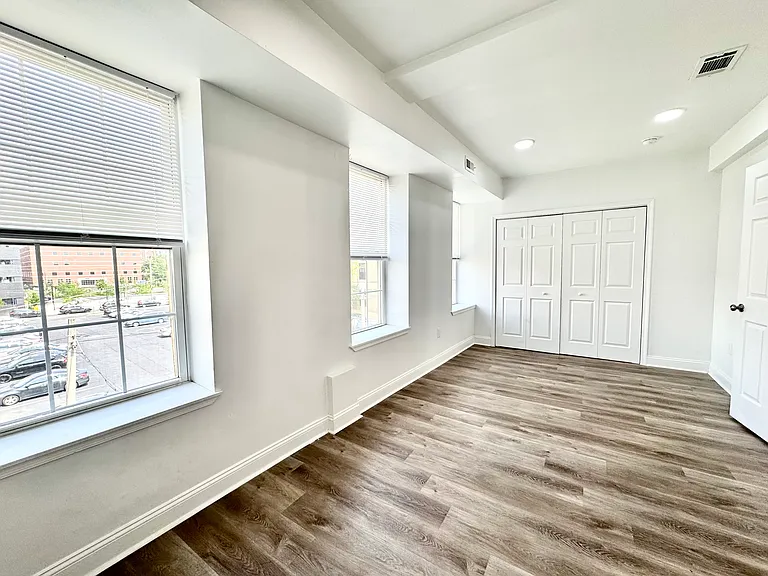 20 N 40th St #31 — Photo 7