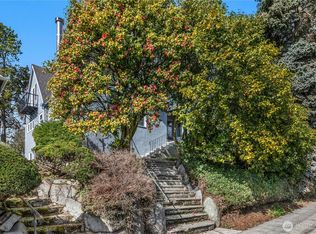 8249 15th Ave NE, Seattle, WA 98115