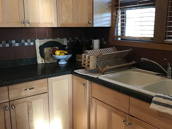 3rd image of 4053 Columbus Ave #2