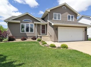 7503 Fox Ct NE, Cedar Rapids, IA 52402