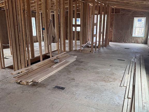 2nd image of 152 Middle Oxbow Road