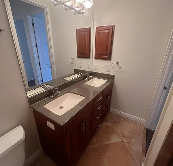 2119 Montclair Dr — Photo 11