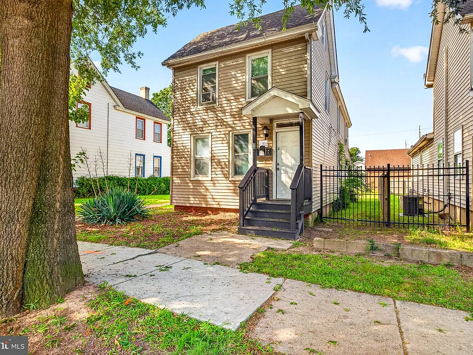 34 N New St #3
