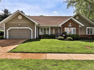 15849 Cedarmill Dr, Chesterfield, MO 63017