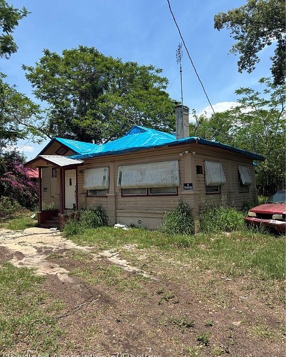 2nd image of 607 S Willow Ave