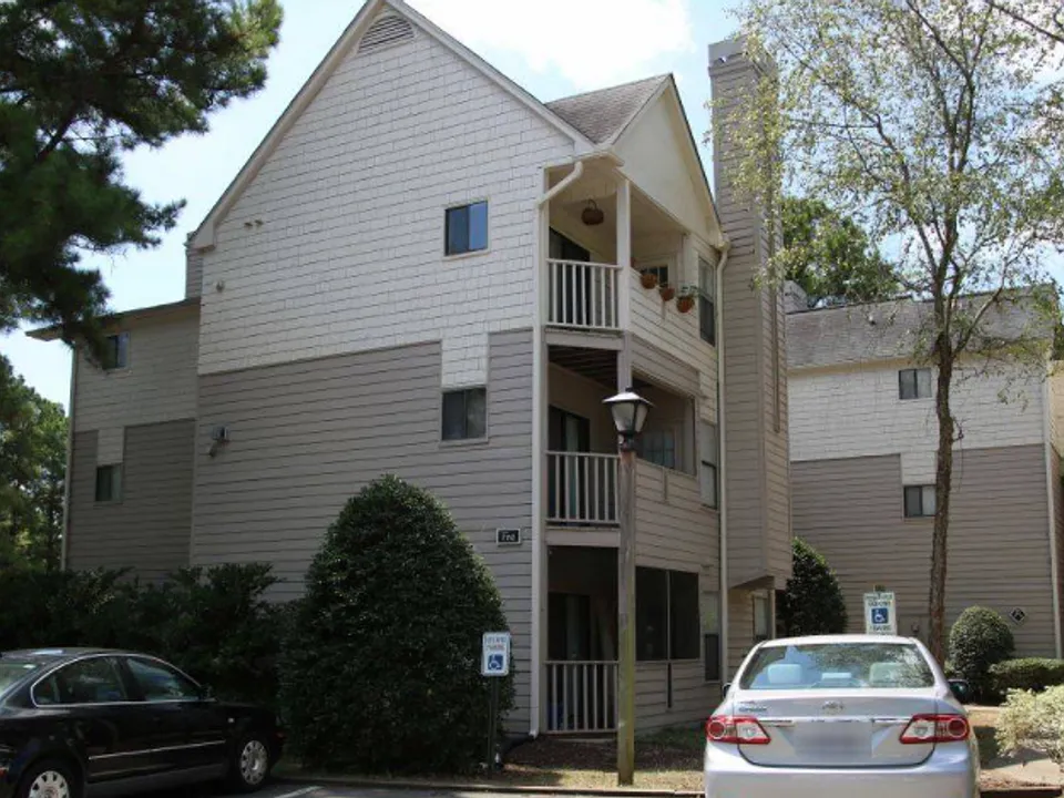 600 Audubon Lake Dr #5A12