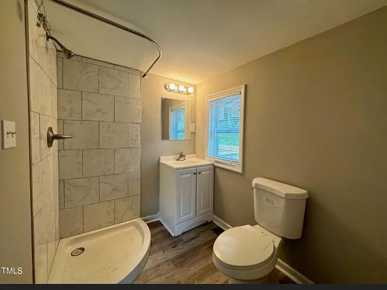 409 Spring Ct — Photo 7