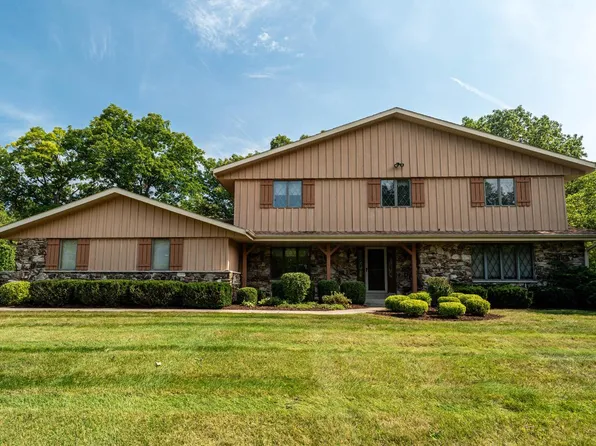 W316S838 Hidden Hollow, Delafield, WI 53018