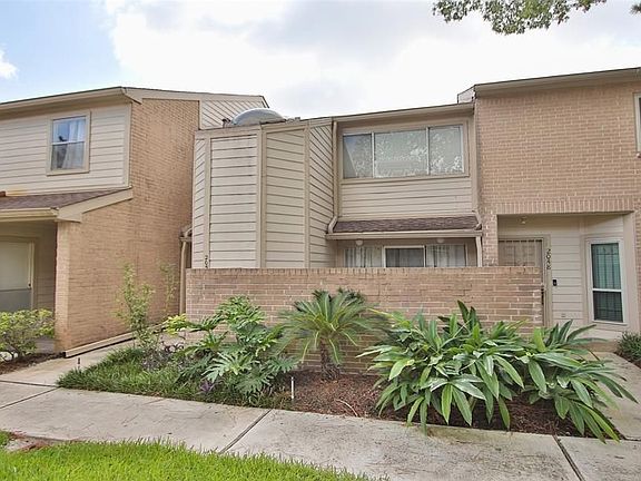 2nd image of 2050 Augusta Dr #2-12