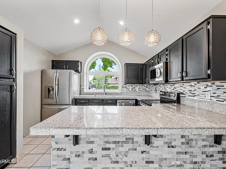 610 N Rosemont Cir — Photo 22