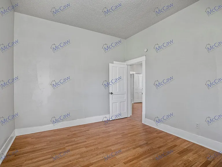 419 N Grand Ave #A — Photo 14