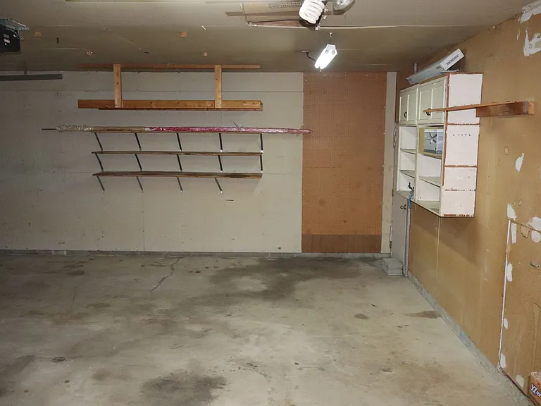 202 Arbour Dr — Photo 50