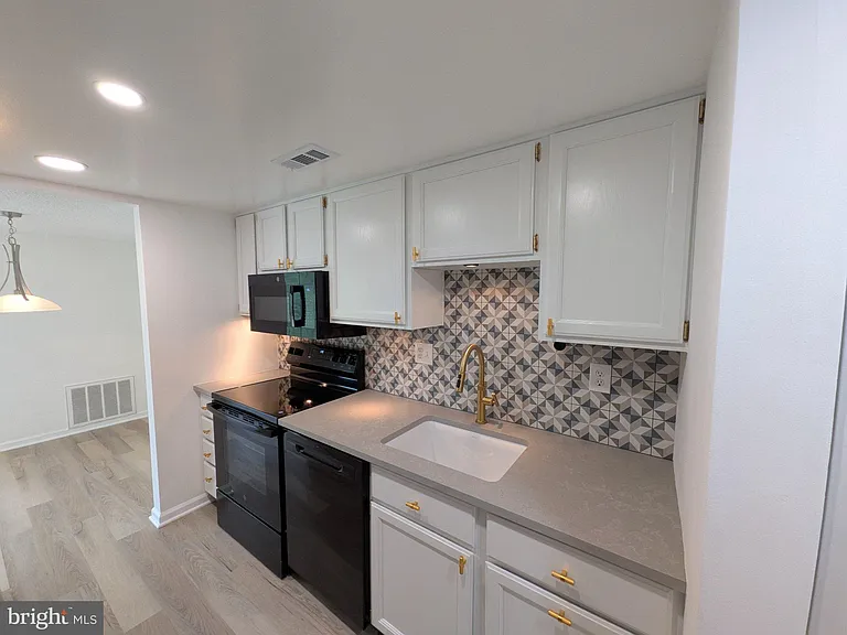 34 Hermitage Dr #34 — Photo 14