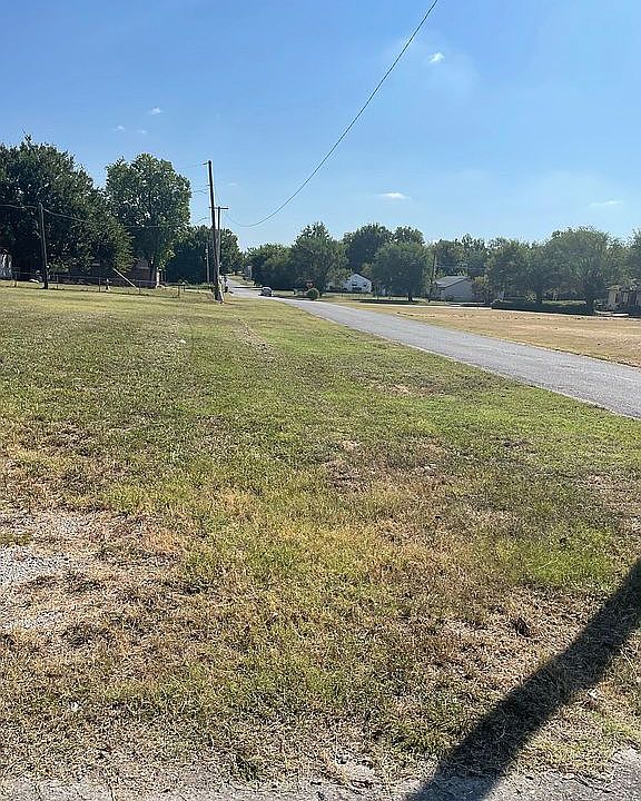 2nd image of 2805 N Frankfort Pl