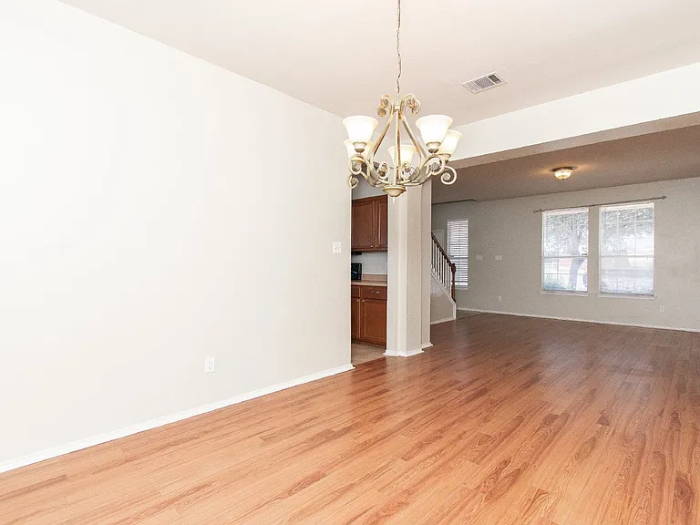 5503 Bridgewood Dr — Photo 5