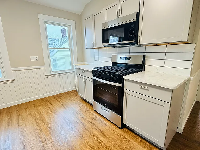89 Glendower Rd #3 — Photo 10
