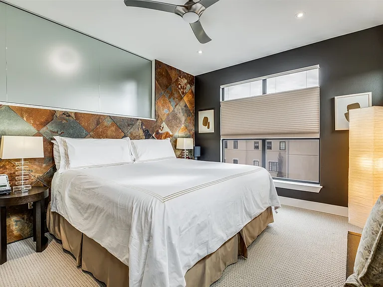 4333 Gilbert Ave #321 — Photo 8
