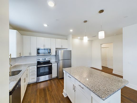 4th image of 625 Victory Ln #13-104