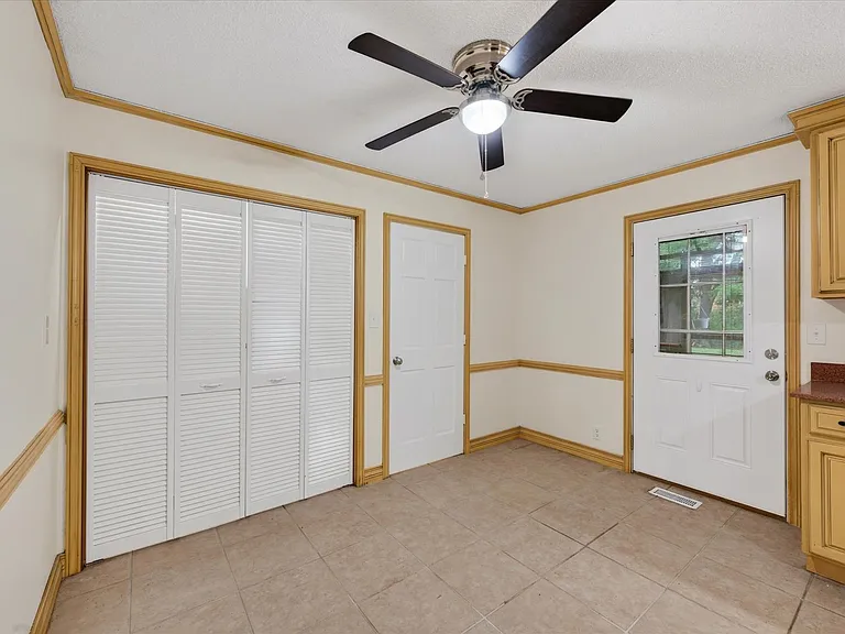 607 Granger Ln — Photo 19