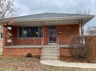 2724 W 99th St, Evergreen Park, IL