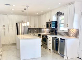 418 S Marginal Rd, Jericho, NY 11753