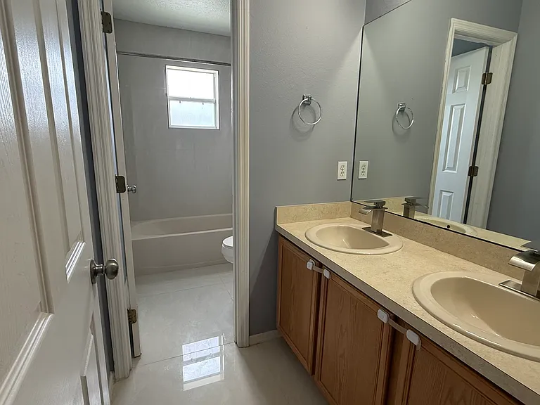 554 Bristol Cir — Photo 36