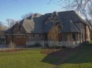 1000 E Hillside Rd, Naperville, IL 60540