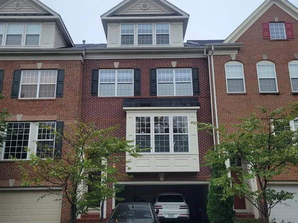 8062 Criaza Branch Ct, Vienna, VA 22182