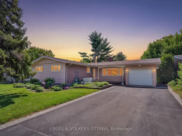62 Wigan Dr, Ottawa, ON K2E 6L1