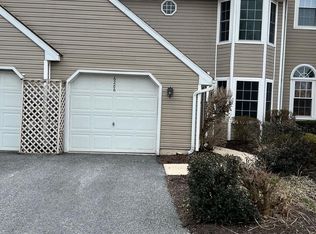 6286 Spring Knoll Dr, Harrisburg, PA 17111