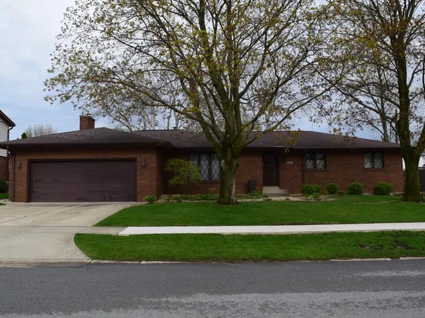 2508 Dorset Dr, Valparaiso, IN 46383