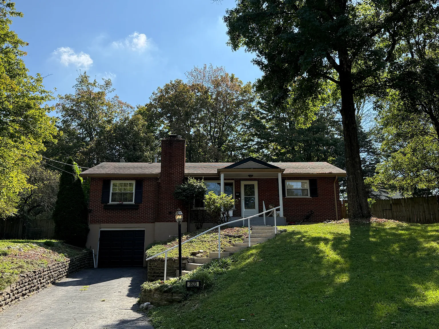 3 bed, 2.5 bath, 1075 sqft, $2,400 — Photo 1