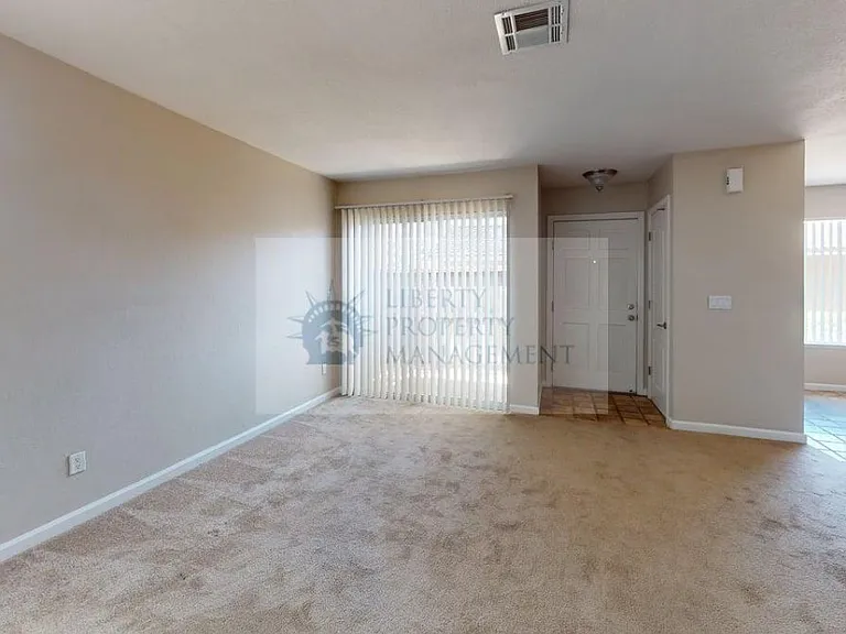 4008 Elmo Loop #D — Photo 12
