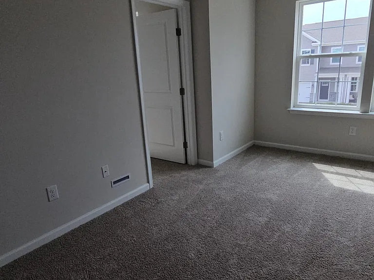 44 Elliot Ln — Photo 6