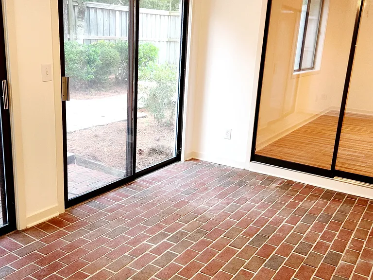 6015 Caddy Cir — Photo 8