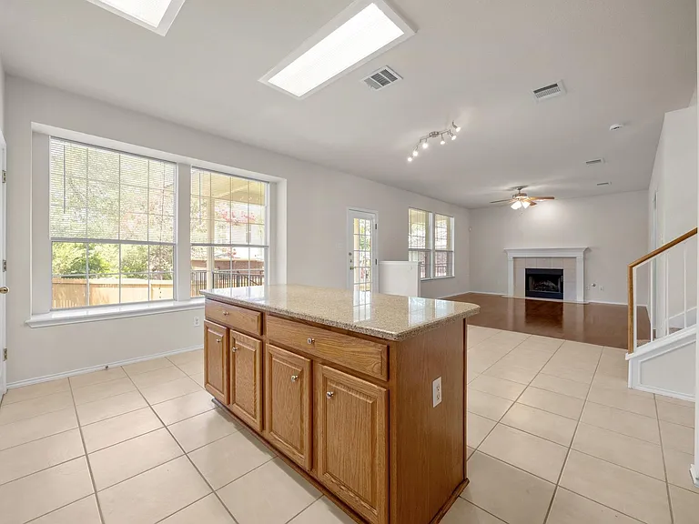 9400 Billingham Trl — Photo 10