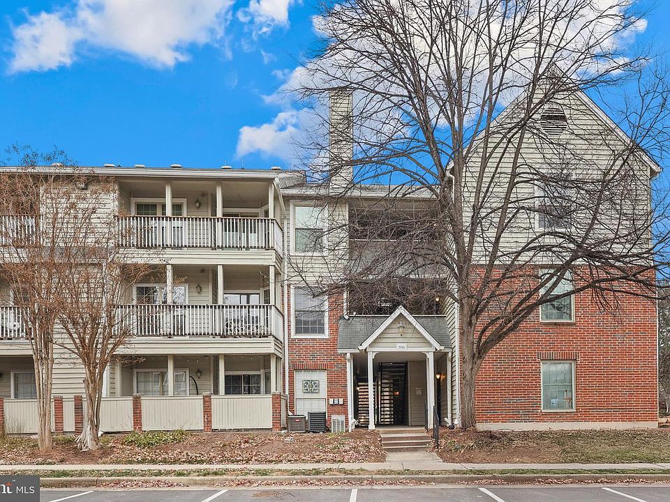 1st image of 3916 Penderview Dr APT 427