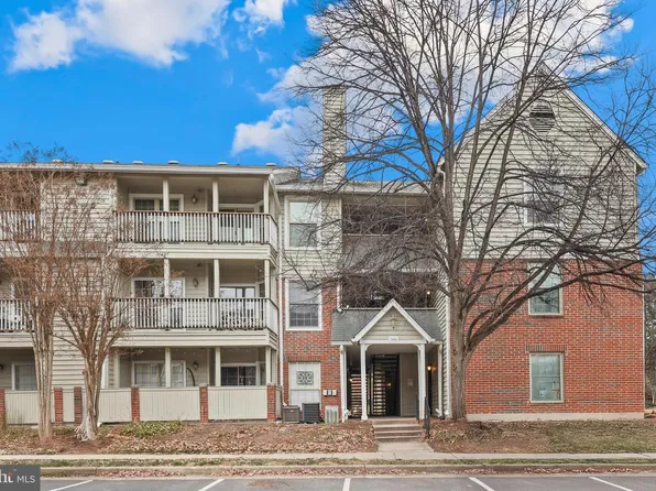 3916 Penderview Dr APT 427, Fairfax, VA 22033